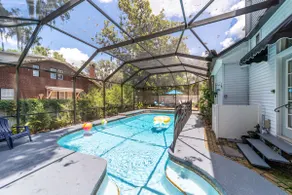 Private historic district apt with pool-suite A - Image 2