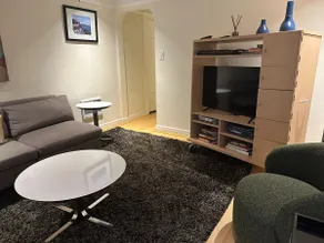 Private and cozy 3 room In-Law Garden apartment. - Image 2