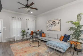 Luxe, Central, & Contemporary - A Modern Utopia! Tv in each room - Image 5