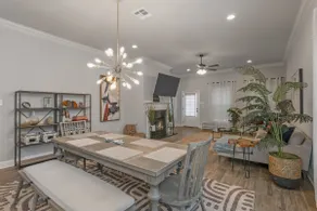 Luxe, Central, & Contemporary - A Modern Utopia! Tv in each room - Image 3
