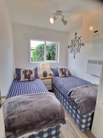 197 Broadside Holiday Chalet near Broads & Beaches - Image 3