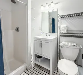 (P-102) Bright 1-Bedroom Apartment in Fenway - Image 5
