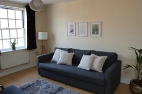 Scandi-Style Flat in City Centre - Image 2