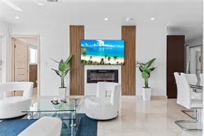 Baby camellia modern, luxurious and spacious house - Image 2