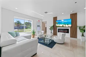 Baby camellia modern, luxurious and spacious house - Image 5