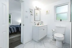 Gator Gameday Base | Sleeps 8 | Walk to Downtown - Image 3