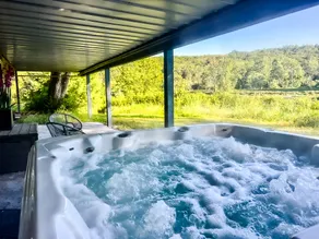 Private home on Delaware River Hot tub & Game Room - Image 5