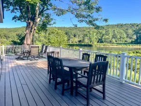 Private home on Delaware River Hot tub & Game Room - Image 3