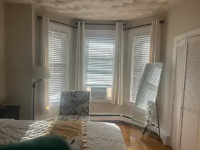 Newly renovated 3 bedroom 10 mins from downtown - Image 3