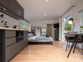 La Cabine | Private studio 5 mins Peninsula Hot Springs, Golf, Beaches, Wineries - Image 4