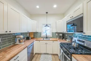 Stone's Throw Lake House - Image 5