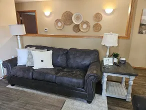 Relaxing 2 Bed 2 Bath with Garage! - Image 4