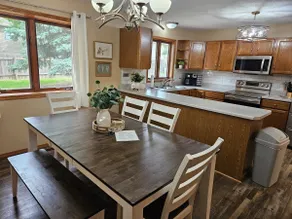 Relaxing 2 Bed 2 Bath with Garage! - Image 5