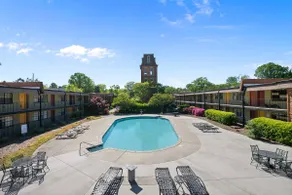 Downtown Durham w/pool - Image 4