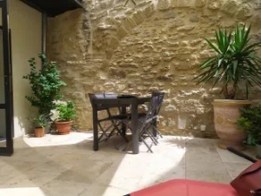 Charming house with inner courtyard - Image 2