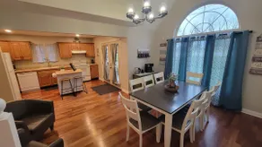 Chalet Haus. 5 min from the Ark Encounter. Room for 10 with gameroom and deck. - Image 3