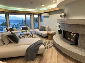Oceanfront Beach House Views at Moonlight Beach - Image 3