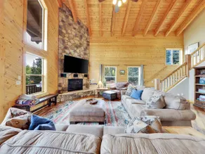 Luxury Ski Cabin | Sleeps 25 | 2 Min to Lifts - Image 5