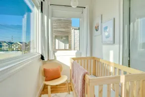 Downtown, Walkable Family Oasis w/ Park+Playground - Image 5