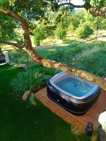 Garden hut with spa and air conditioning - Image 2