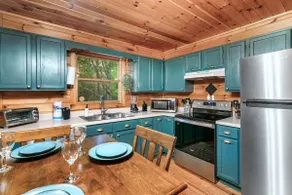 Serene Cabin | 2 King Suites | 5 Minutes to it all - Image 4