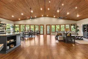 Huge House on Constant-Level Lake, sleeps 30 - Image 4
