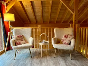Cosy chalet with large mezzanine - Image 3