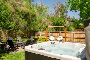Luxe Red Rocks Retreat Hot Tub Sauna - Image 2