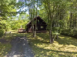 Cool Cozy Cabin by the Lake - Image 4