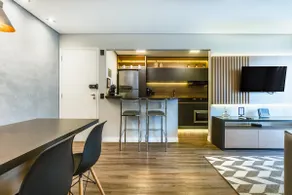 Complete, Sophisticated, and Great Location! - Image 2