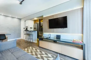 Complete, Sophisticated, and Great Location! - Image 5