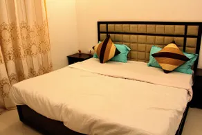 Cozy 1BHK with Double Wi-Fi | Work & Relax w. Pool - Image 5
