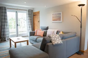 One level accommodation in the Norfolk Broads - Image 4