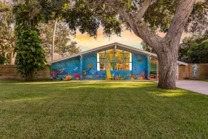 Top 1%~Walk to the Beach~Large Pool~Mini Golf~Bikes~Tiki~Fun - Image 2