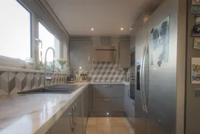 2-Bedroom Home Away From Home in Glasgows' East End with FREE Parking - Image 5