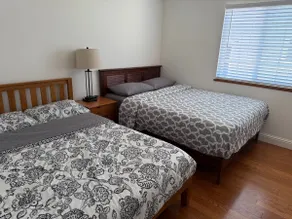 Charming 3 Bedroom Farmhouse Retreat with Open Deck - Image 4