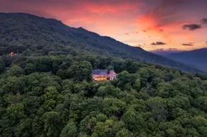 Sleeps 14 | Views | Hot Tub | 3 Acres | Game Room - Image 3