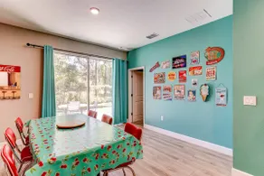 New House with Retro Vibes | 4 blocks to downtown - Image 2