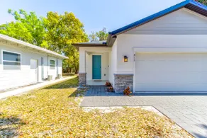 New House with Retro Vibes | 4 blocks to downtown - Image 5