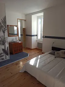 Pleasant House Near Airbus and Beaches - Image 4