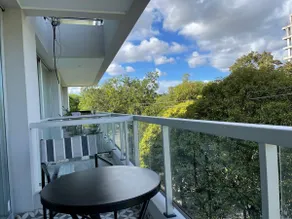 Half-floor apartment in front PP - Image 2
