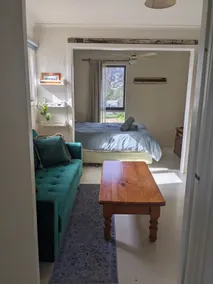 Central Garden Guesthouse - Image 2