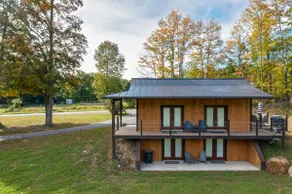 Charming 1 Bedroom Lodge with Tranquil Views - Image 2