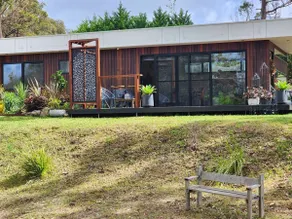 Tranquil one bedroom retreat in rural setting. - Image 3