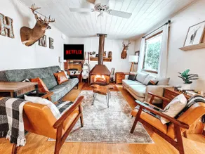 Cozy Getaway Cabin with Hot Tub, Sauna, Wi-Fi - Image 3