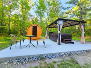 Cozy Getaway Cabin with Hot Tub, Sauna, Wi-Fi - Image 5