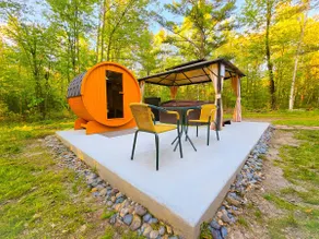 Cozy Getaway Cabin with Hot Tub, Sauna, Wi-Fi - Image 2