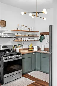 Downtown Apartment! Large, Cozy, Family friendly private oasis in city center! - Image 5