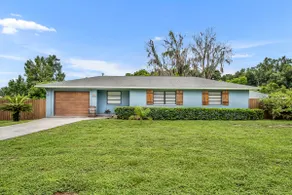 Spacious \"The Lodge\" 3 bed 2 bath w/Pool and plenty of Boat or RV parking!! - Image 2