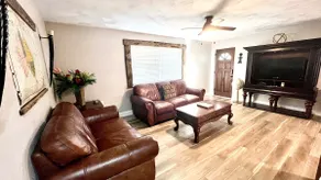 Spacious \"The Lodge\" 3 bed 2 bath w/Pool and plenty of Boat or RV parking!! - Image 5